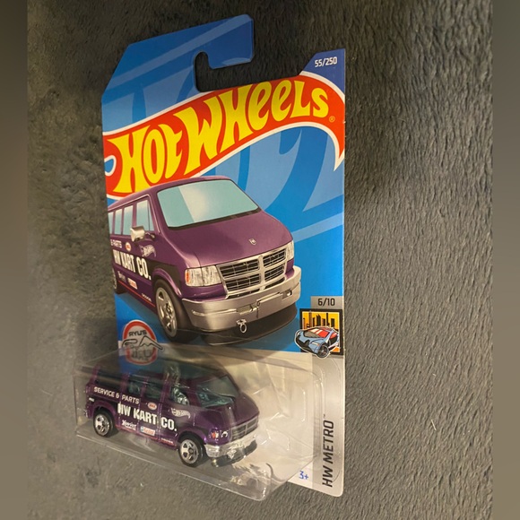 "🥦5/$25🥦" Hot Wheels Dodge Van - Picture 2 of 5
